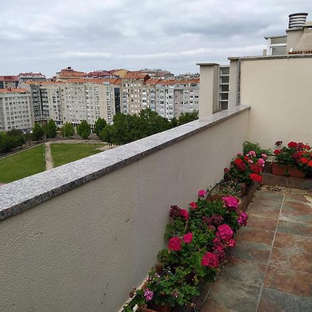 Duplex Amplio,Parking Wifi, 2 Terrazas, Bien Conectado Con Playas, Zona Segura Apartment Vigo Bagian luar foto