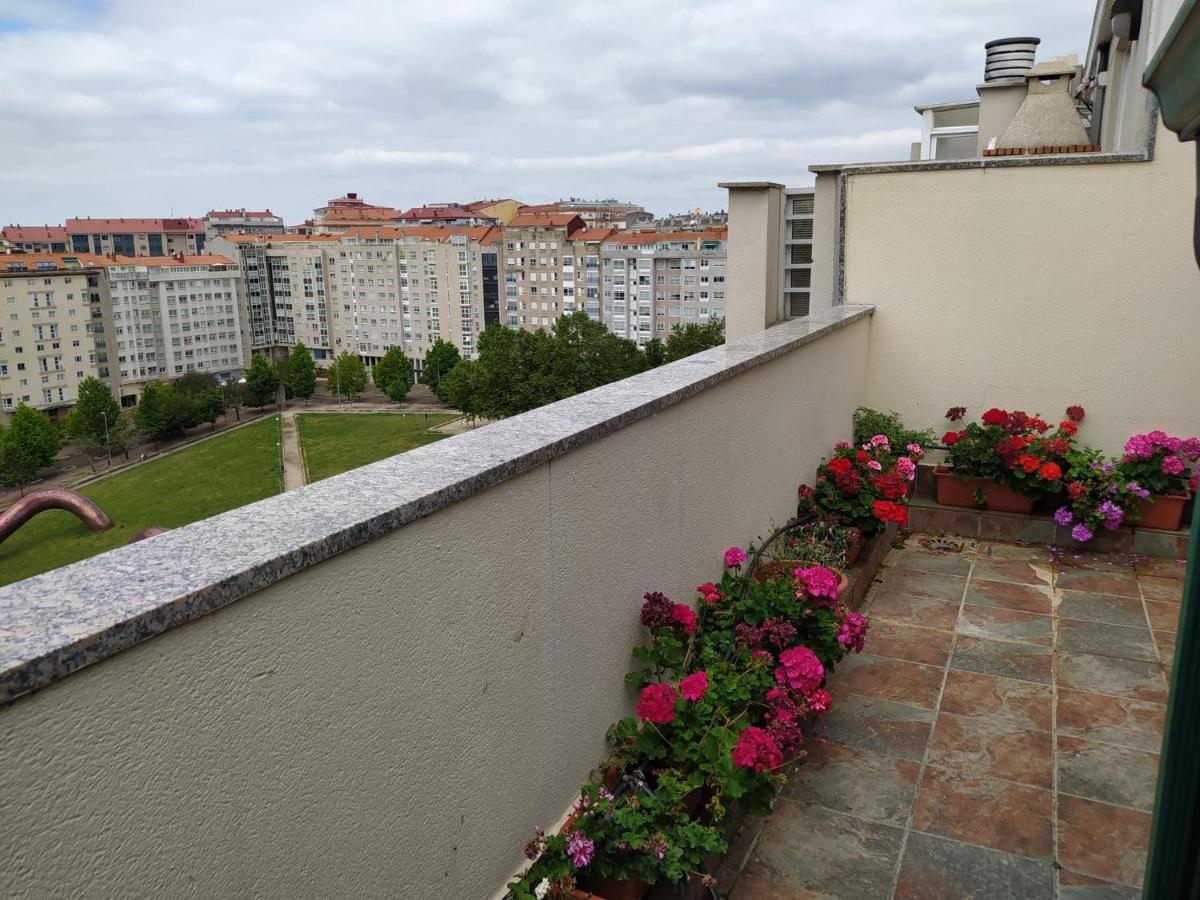 Duplex Amplio,Parking Wifi, 2 Terrazas, Bien Conectado Con Playas, Zona Segura Apartment Vigo Bagian luar foto