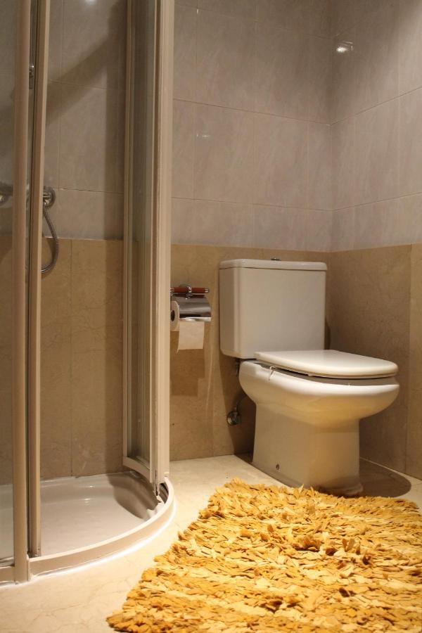 Duplex Amplio,Parking Wifi, 2 Terrazas, Bien Conectado Con Playas, Zona Segura Apartment Vigo Bagian luar foto