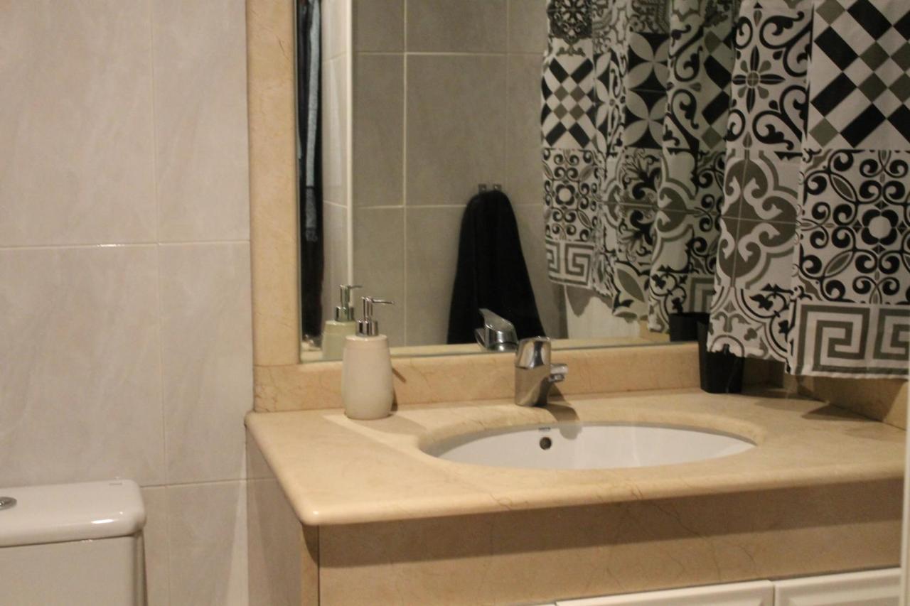 Duplex Amplio,Parking Wifi, 2 Terrazas, Bien Conectado Con Playas, Zona Segura Apartment Vigo Bagian luar foto