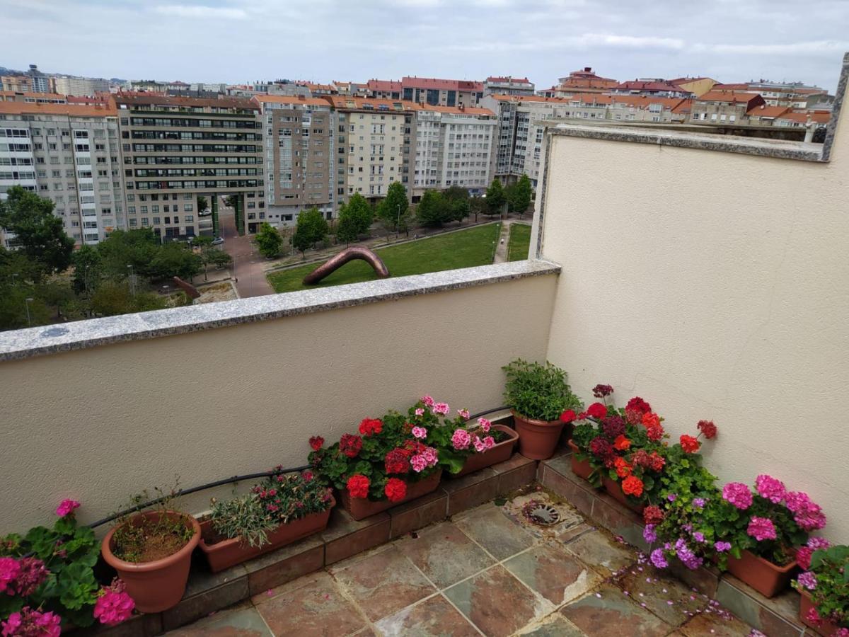 Duplex Amplio,Parking Wifi, 2 Terrazas, Bien Conectado Con Playas, Zona Segura Apartment Vigo Bagian luar foto